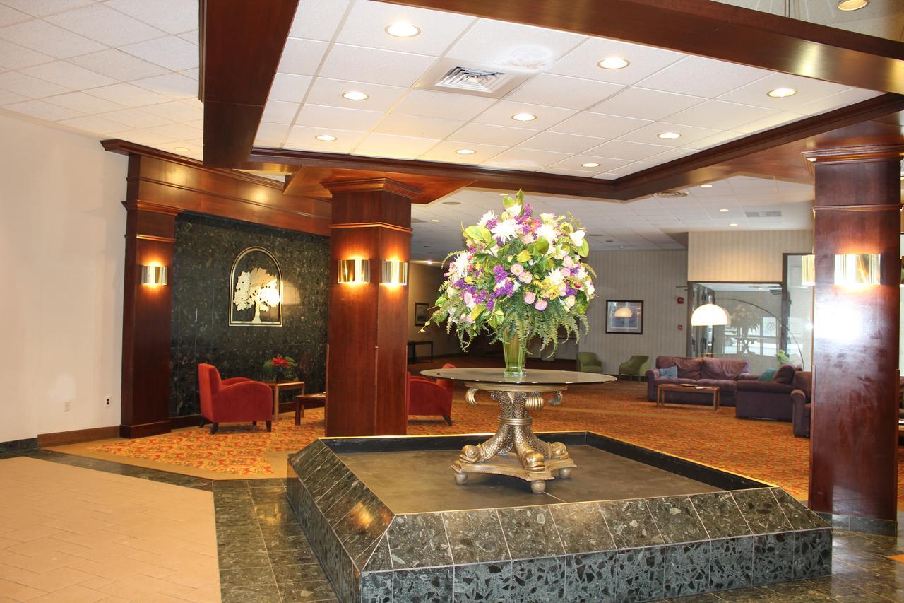 Hotel The Avalon And Conference Center